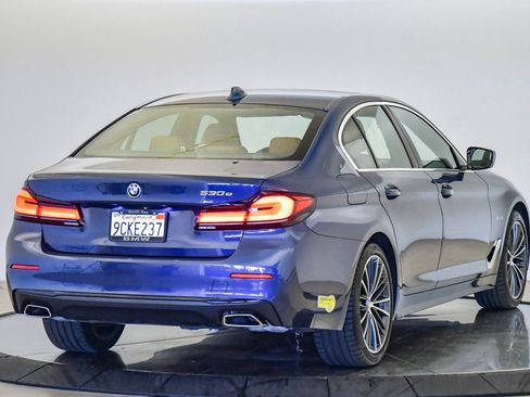 Certified 2022 BMW 530e w/ Premium Package image 5