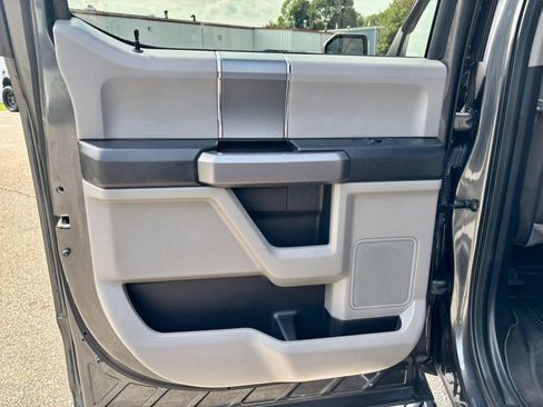 Used 2018 Ford F150 XLT w/ Equipment Group 302A Luxury AWD/4WD image 19