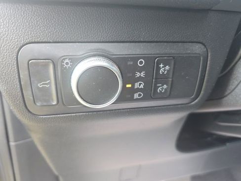 Used 2022 Ford Escape SE w/ SE Sport Appearance Package image 13