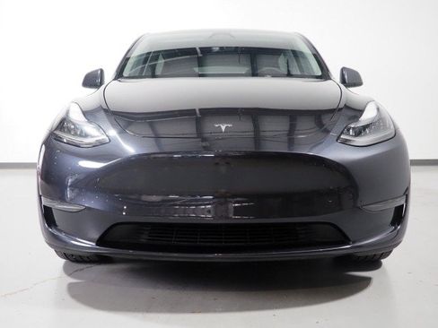 Used 2024 Tesla Model Y 2WD image 49