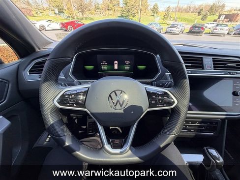 Used 2022 Volkswagen Tiguan SE R-Line image 5