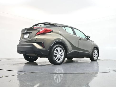 Used 2021 Toyota C-HR LE FWD image 38