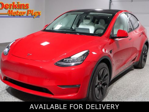 Used 2023 Tesla Model Y AWD image 1