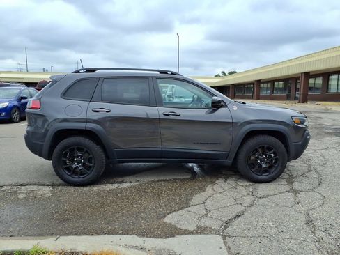 Used 2023 Jeep Cherokee Trailhawk w/ Trailer Tow Group AWD/4WD image 6
