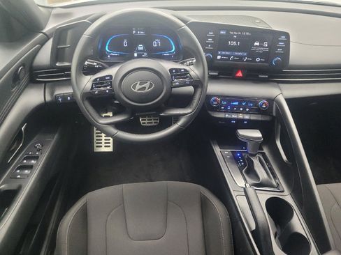 Used 2025 Hyundai Elantra Sport FWD image 22