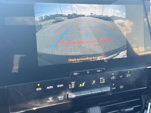 Used 2024 Toyota bZ4X FWD image 24