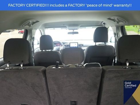 Used 2024 Ford Explorer XLT AWD/4WD image 15