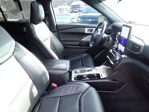 Certified 2021 Ford Explorer ST w/ ST Street Pack image 11