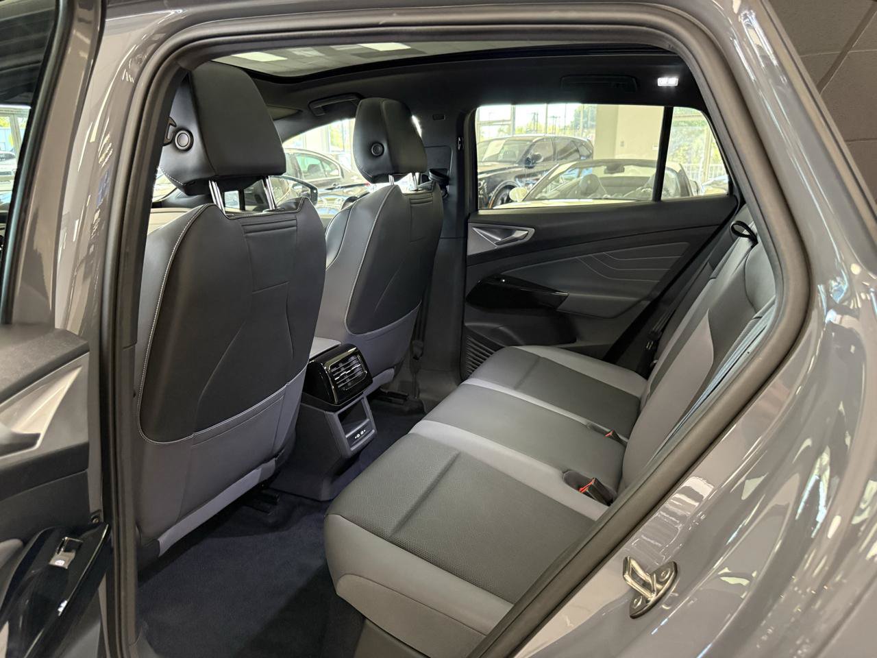 Used 2023 Volkswagen ID.4 Pro S RWD image 11
