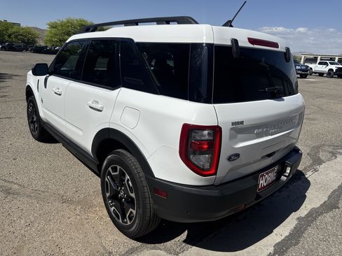 Used 2023 Ford Bronco Sport Outer Banks AWD/4WD image 5