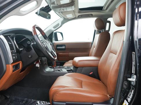 Used 2019 Toyota Sequoia Platinum AWD/4WD image 29