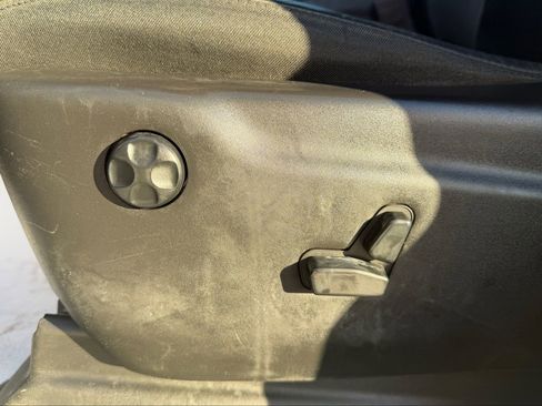 Used 2018 Jeep Grand Cherokee Altitude image 19