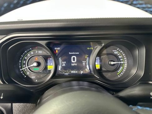 Used 2024 Jeep Wrangler Unlimited Rubicon 4xe image 17