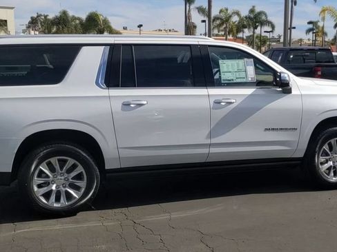 Used 2023 Chevrolet Suburban Premier AWD/4WD image 9
