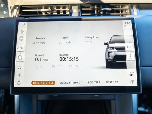 Used 2025 Land Rover Discovery Sport S image 27