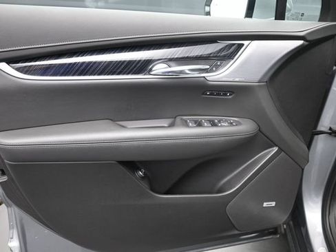 Certified 2025 Cadillac XT6 Premium Luxury w/ Technology Package AWD/4WD image 12