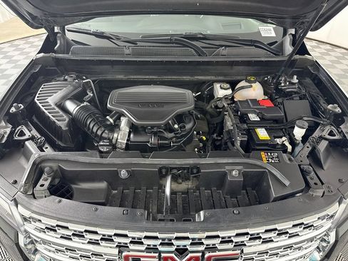 Used 2023 GMC Acadia Denali w/ Denali Ultimate Package FWD image 33