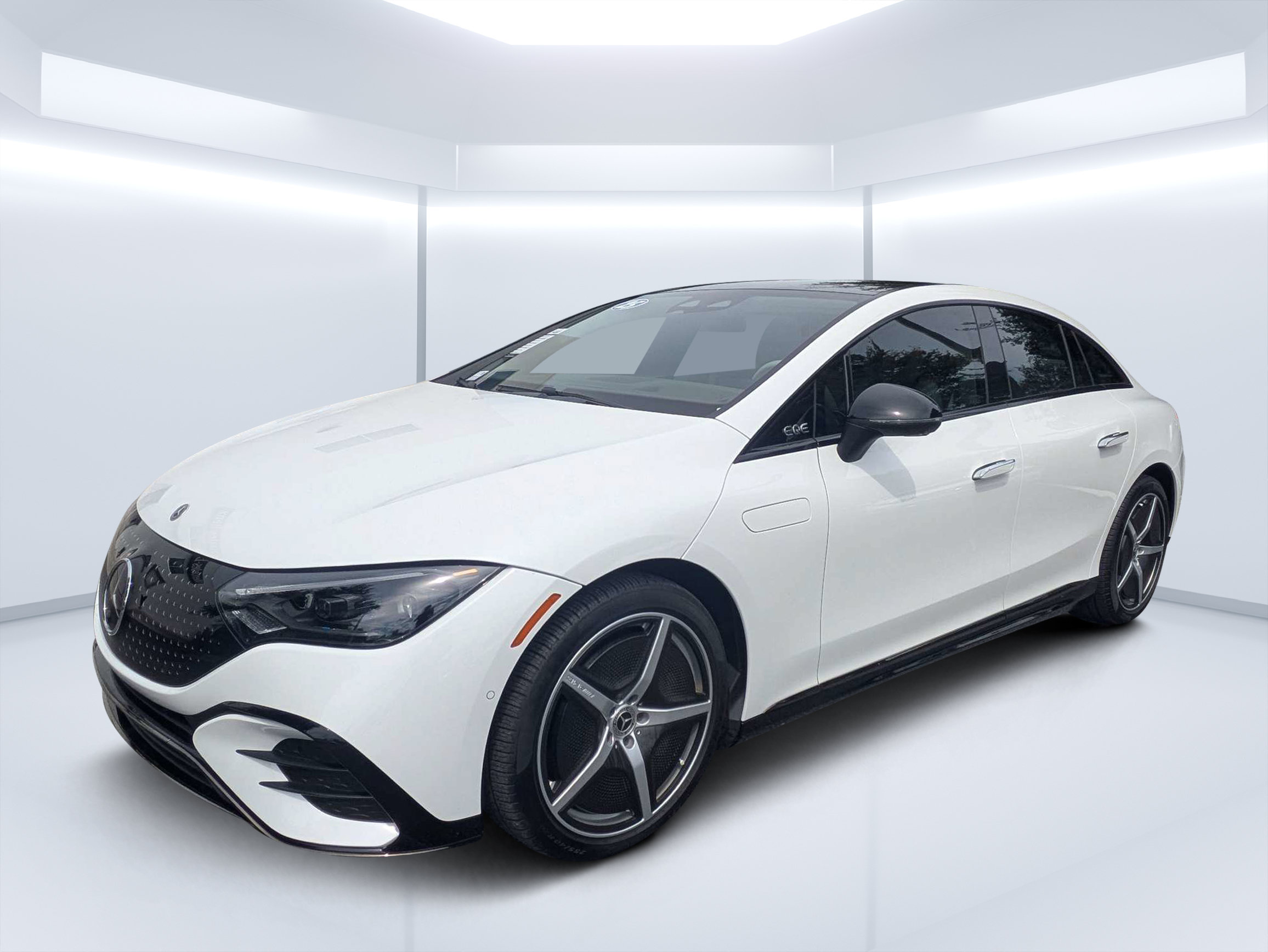 Certified 2025 Mercedes-Benz EQE 350+ 4MATIC Sedan w/ AMG Line Exterior Package image 7