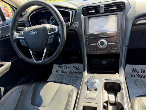 Used 2019 Ford Fusion Titanium image 9