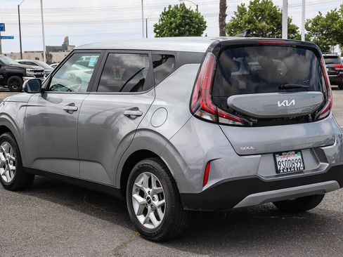 Used 2023 Kia Soul LX w/ Option Group 015 FWD image 8