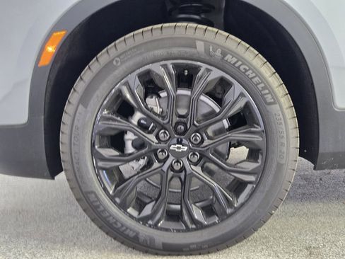 New 2026 Chevrolet Blazer LT w/ LPO, Black Grille Bar Package FWD image 13