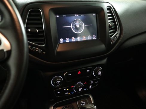 Used 2018 Jeep Compass Latitude w/ Popular Equipment Group AWD/4WD image 23
