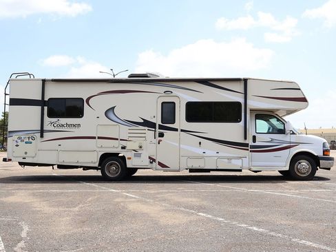 Used 2015 Chevrolet Express 4500 w/ RV Package RWD image 13