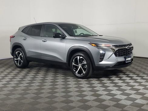 New 2026 Chevrolet Trax RS FWD image 2