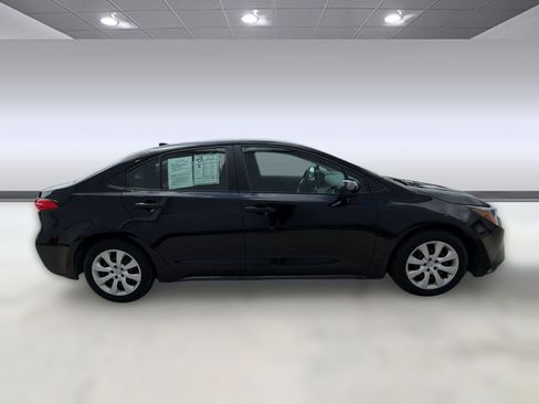 Used 2025 Toyota Corolla LE FWD image 8