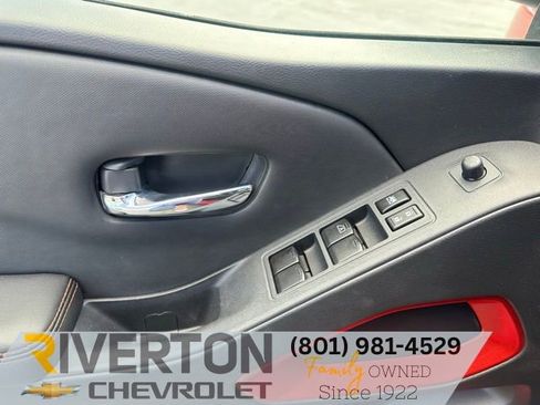 Used 2023 Nissan Frontier PRO-4X AWD/4WD image 3