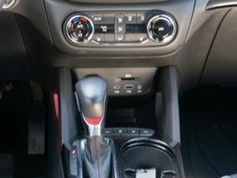 Used 2022 Chevrolet TrailBlazer RS w/ Technology Package AWD/4WD image 16