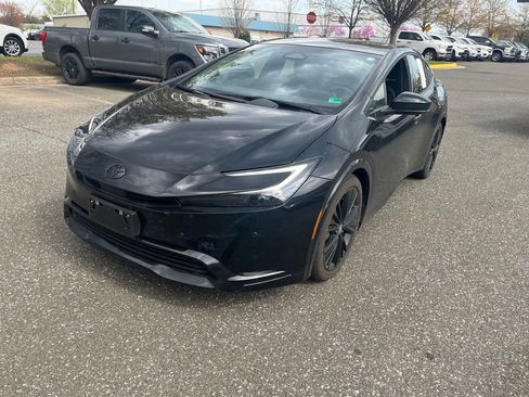 Used 2025 Toyota Prius Limited image 3