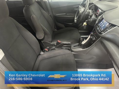 Used 2021 Chevrolet Trax LS w/ Tint and Cruise Package image 22