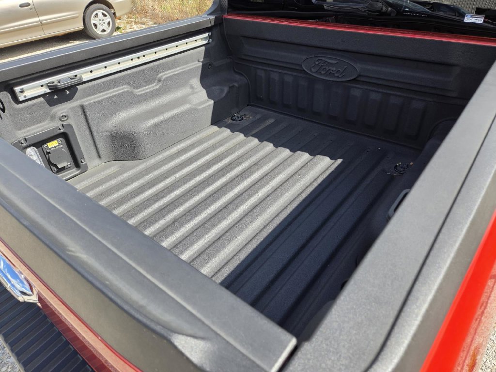 Used 2024 Ford Maverick Lariat AWD/4WD image 12