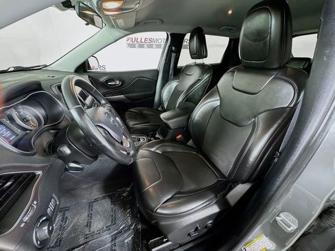 Used 2020 Jeep Cherokee Latitude Plus w/ Cold Weather Group image 20