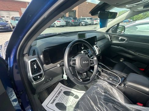 Certified 2023 Kia Sorento SX AWD/4WD image 4