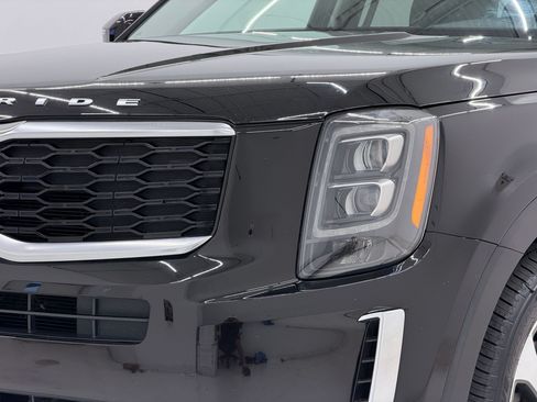 Used 2022 Kia Telluride EX w/ EX Premium Package FWD image 12