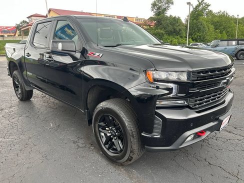 Used 2021 Chevrolet Silverado 1500 LT Trail Boss w/ Convenience Package II AWD/4WD image 3