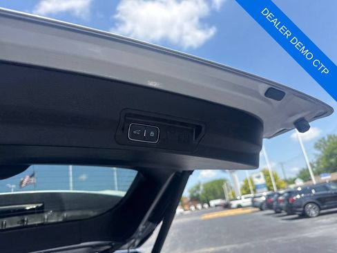 Used 2024 Ford Explorer XLT w/ Equipment Group 202A AWD/4WD image 12