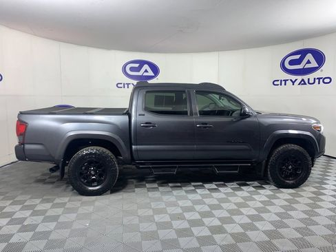 Used 2022 Toyota Tacoma SR5 RWD image 2