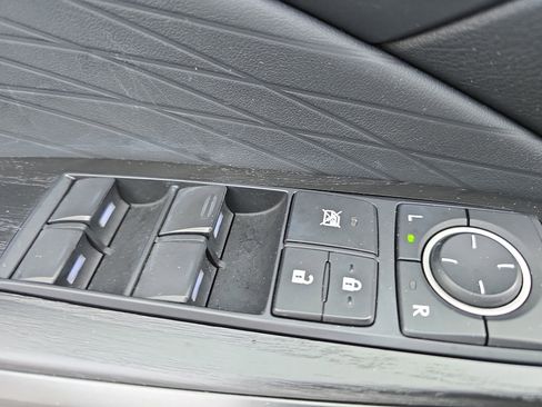 Used 2022 Lexus IS 300 w/ Premium Package image 27