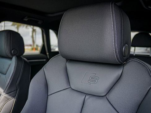 New 2025 Audi Q3 2.0T Premium image 12