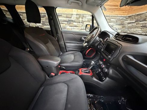 Used 2016 Jeep Renegade Trailhawk AWD/4WD image 14