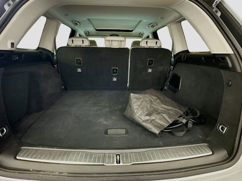 Used 2022 Jeep Grand Cherokee Overland w/ Luxury Tech Group IV image 31