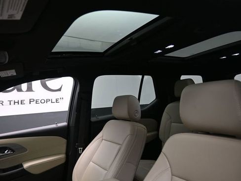 Used 2023 Chevrolet Traverse LT w/ LT Premium Package image 17