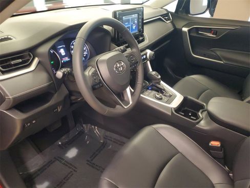 Certified 2022 Toyota RAV4 XLE Premium image 18