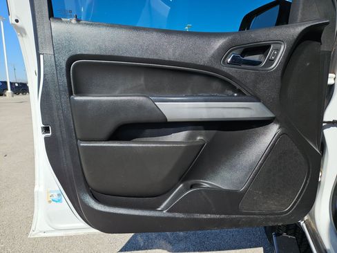 Used 2019 Chevrolet Colorado LT image 11