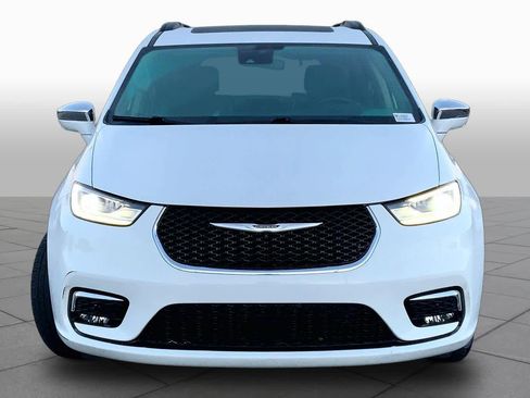 Used 2022 Chrysler Pacifica Limited FWD image 4