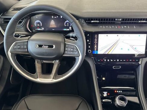 New 2026 Jeep Grand Cherokee Limited AWD/4WD image 11