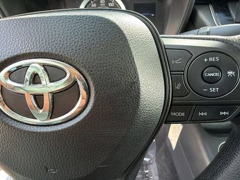 Used 2022 Toyota Corolla LE FWD image 20